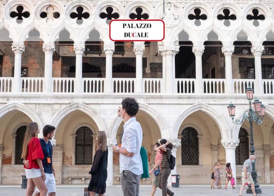 Venice: Doge's Palace, Bridge of Sighs & Prisons Guided Tour - Getting oriented before you enter: tickets, audio, and bag rules