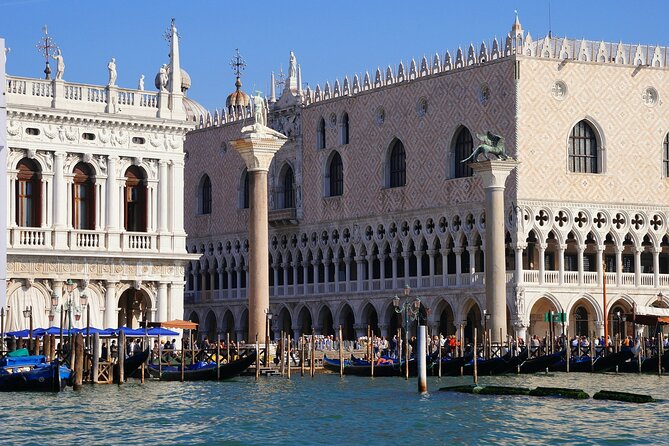 Venice: Doge's Palace Guided Tour With Tickets & Optional Gondola - Timing, Shoes, and the Meeting Point Reality