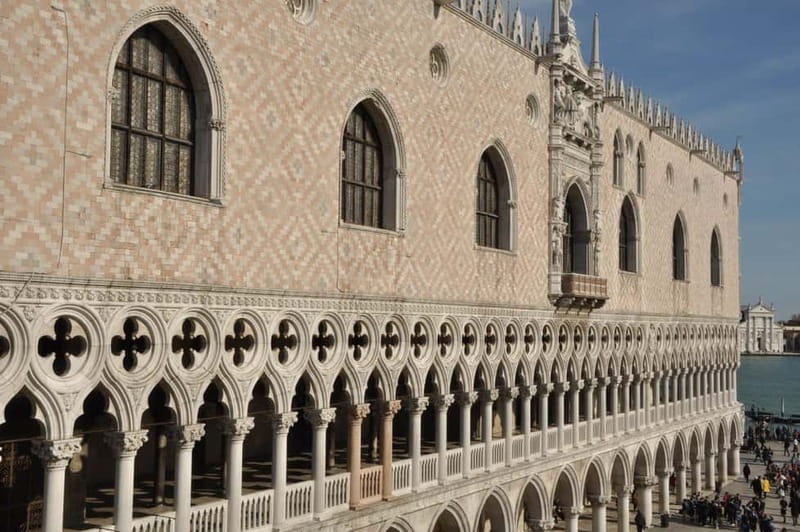 Venice Doge's Palace & Prisons Tour - Hearing the guide in busy rooms: headsets and accents