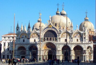 Venice: Doge's Palace & Saint Mark's Small Group Tour - First stop: St. Mark’s Square and meeting your guide