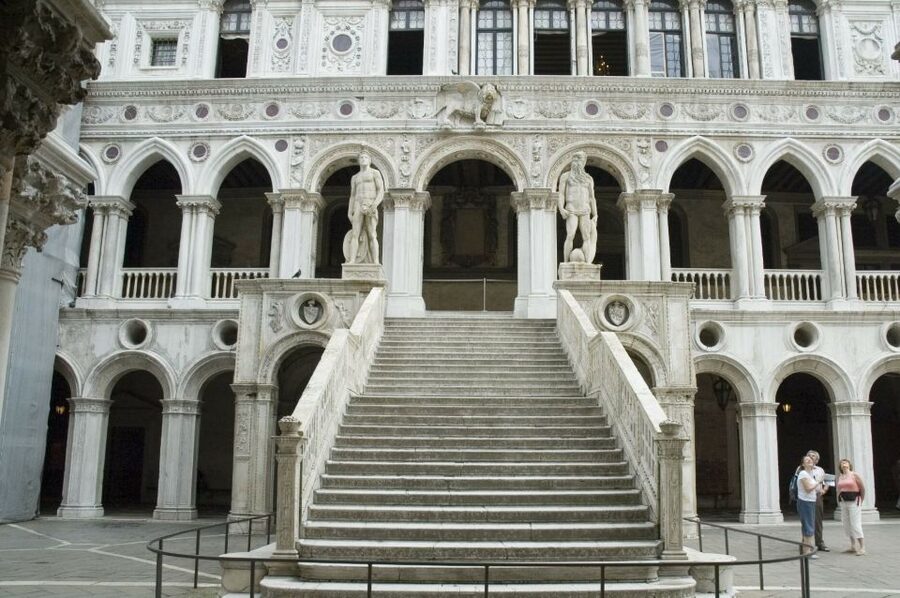 Venice: Doge's Palace & St. Mark's Basilica Tour - Meeting near Correr Museum: how the tour actually starts