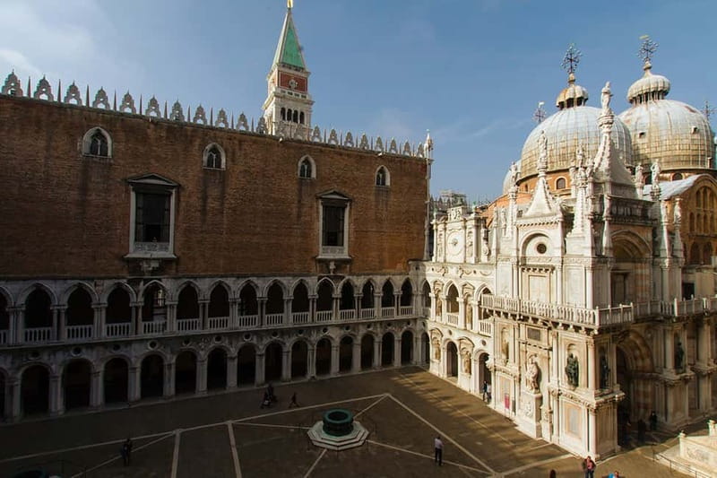 Venice: Doges Palace, Prison, and Secret Passageways Tour - Archives, council rooms, and how Venice stayed in balance