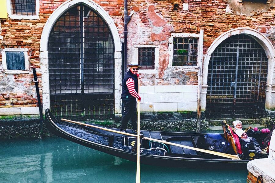 Venice: Gondola Ride and Skip the Line Doge's Palace Tour - Key things I’d plan around
