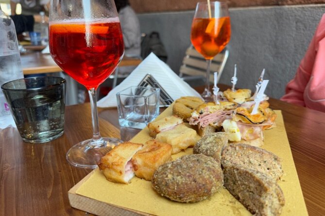Venice in A Day: St Mark's Basilica, Doge's Palace & Gondola Ride - Lunch break with 90 minutes to reset