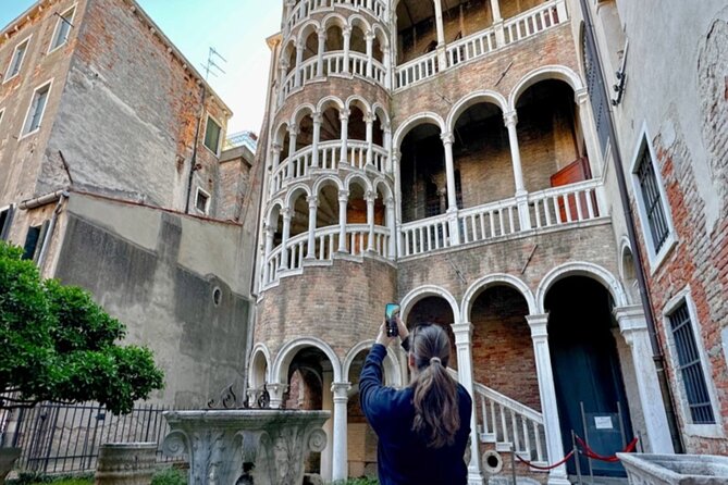 Venice in A Day: St Mark's Basilica, Doge's Palace & Gondola Ride - Doge’s Palace: power, prisons, and the Bridge of Sighs