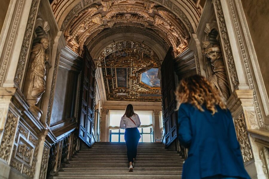 Venice: Private Entry Doge Palace & St. Mark Terraces Tour - The basilica terrace: the view you should not rush