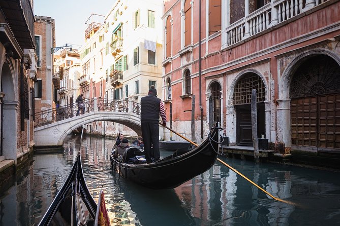 Venice's Icons: Basilica, Doge Palace, Rialto & Optional Gondola - Doge’s Palace and the Bridge of Sighs: Venice power, seen up close