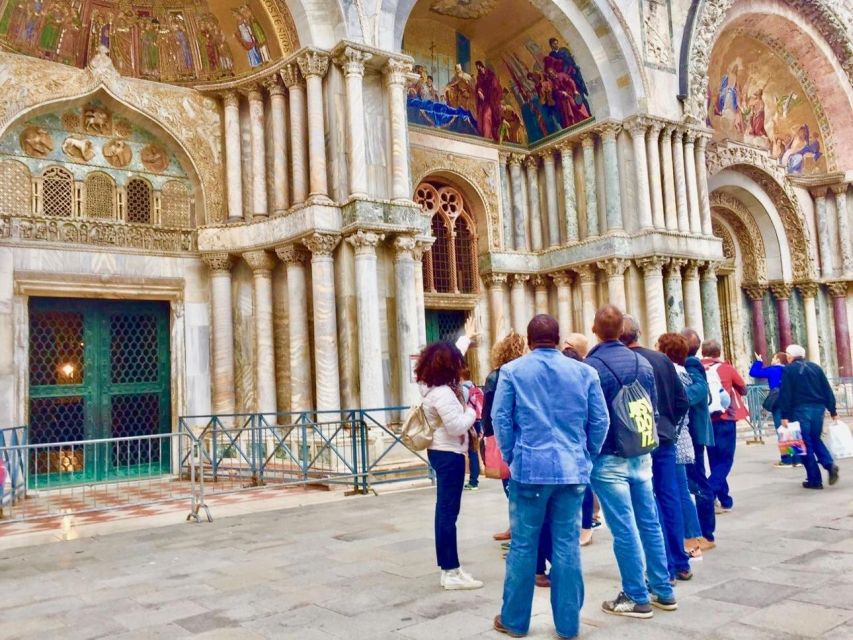 Venice: Skip-the-Line Doge’s Palace & Basilica Walking Tour - Bridge of Sighs and Casanova: Venice’s prison chapter, up close