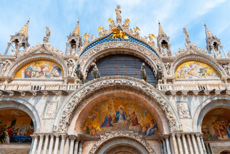 Venice: Skip-the-Line Doge’s Palace & Basilica Walking Tour - St Mark’s Basilica: Golden mosaics, terrace views, and the horses
