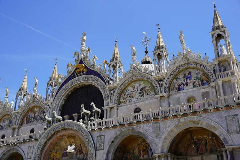 Venice: St. Mark's Basilica, Doge's Palace & Bridge of Sighs - Bridge of Sighs to the New Prisons: the story lands