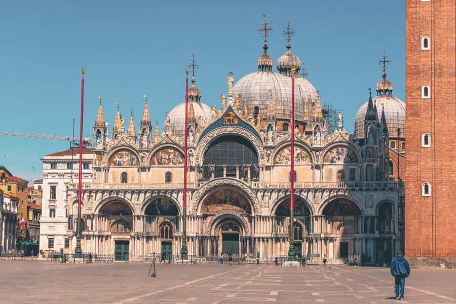 Venice: St. Mark's, Doge's Palace, Rialto, and Gondola Tour - The 30-Minute Shared Gondola Ride: Worth It, But Know the Clock
