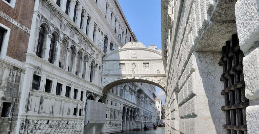 Venice Walking Tour and Doge's Palace Guided Visit - Where this tour starts: the Turive kiosk behind the Correr Museum