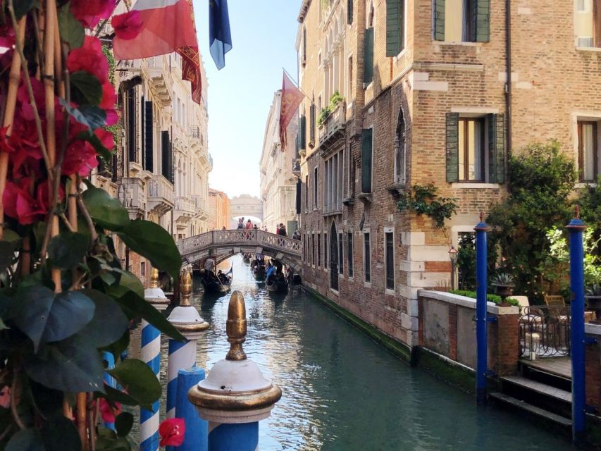 Venice Walking Tour and Doge's Palace Guided Visit - Languages, guide style, and what “guided” really means here