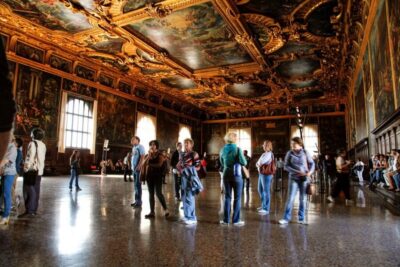 Venice: Walking tour, Doge Palace, & St. Mark's Basilica - Walking Venice: Mercerie, S. Maria Formosa, and the San Marco Squares