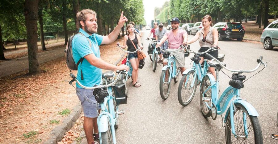 Versailles Bike Tour with Palace & Queen Farm Entrance - Versailles farmers market: the lunch moment you’ll actually remember