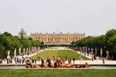 Versailles: Palace and Garden Bike Tour with Tickets - The flow of the day: meeting point to timed palace entry