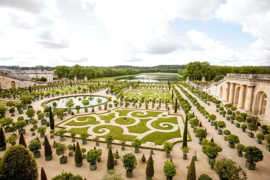 Versailles: Palace and Garden Bike Tour with Tickets - Petit Trianon and the Marie Antoinette Hamlet: the quieter Versailles