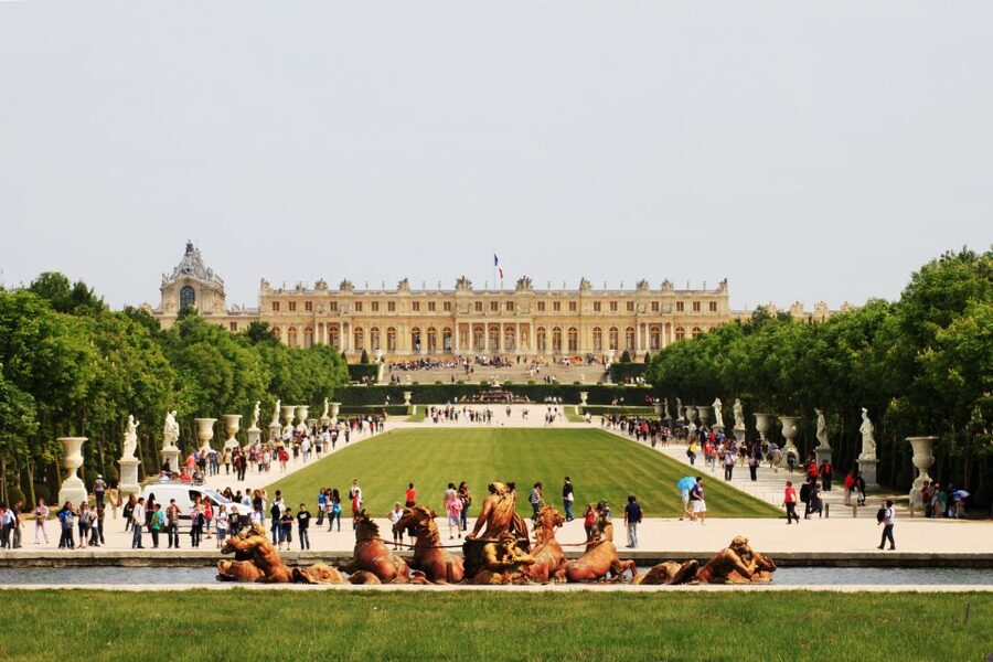 Versailles: Palace and Garden Bike Tour with Tickets - The flow of the day: meeting point to timed palace entry
