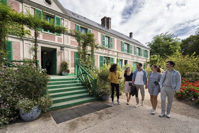 Versailles Palace and Giverny Monet House Visit with Lunch - Musical Fountains Show: when it’s on, it’s a big deal