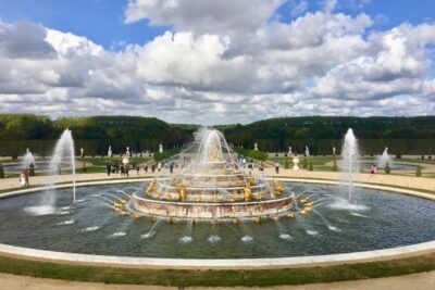 Versailles Palace and Giverny Private Guided Tour from Paris - Versailles Palace with a guide: Hall of Mirrors without the pain