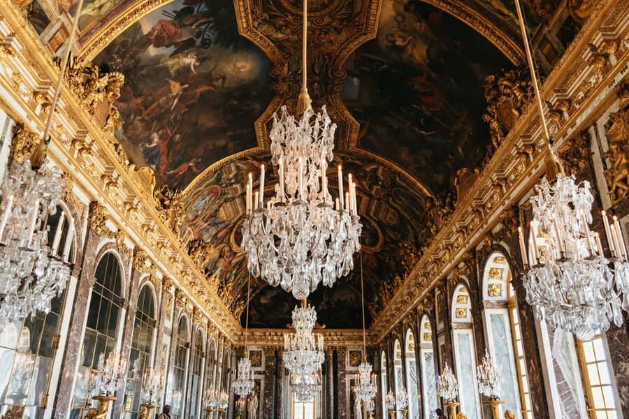 Versailles: Palace, Gardens & Marie Antoinette’s Estate Tour - How much walking is really involved, and what to bring