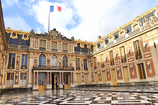 Versailles Palace & Gardens Tour with Transport from Paris - Stop 3: La Galerie des Glaces (Hall of Mirrors) up close