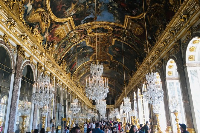 Versailles Palace & Giverny Private Tour with Lunch&Hotel Pick-up - Lunch in Giverny: a real break, with one caution