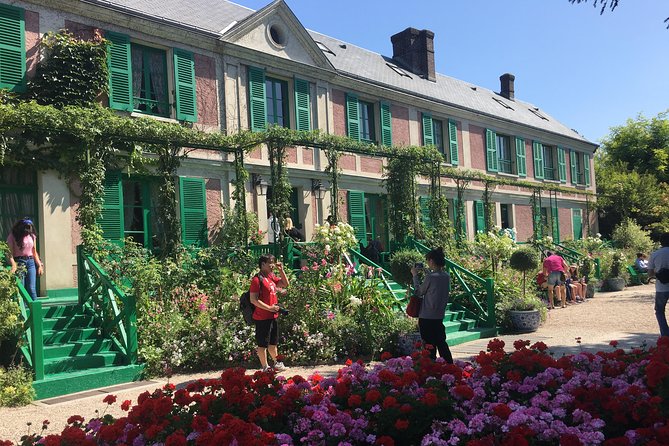 Versailles Palace & Giverny Private Tour with Lunch&Hotel Pick-up - Clos Normand and the Monet gardens: Japanese bridge moment, plus a house-studio perspective