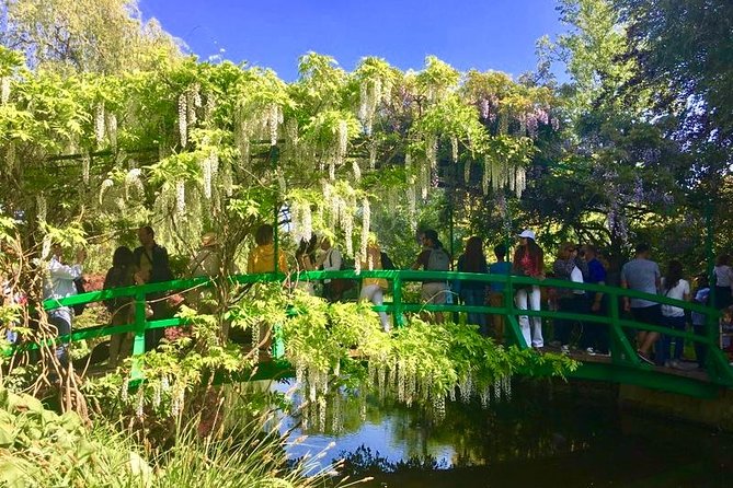 Versailles Palace & Giverny Private Tour with Lunch&Hotel Pick-up - Free time in Giverny village: use it to slow down