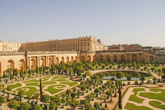 Versailles Palace Guided Day Tour and Trianon from Paris - The gardens and Groves: your free time is only fun if you plan your walking