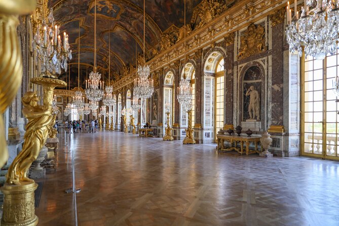 Versailles Palace Guided Experience and Gardens Entry 10 PPL Max - Hall of Mirrors in 30 minutes: how to make it count