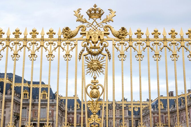 Versailles Palace Guided Experience and Gardens Entry 10 PPL Max - King’s Estate apartments: the rooms you should notice first