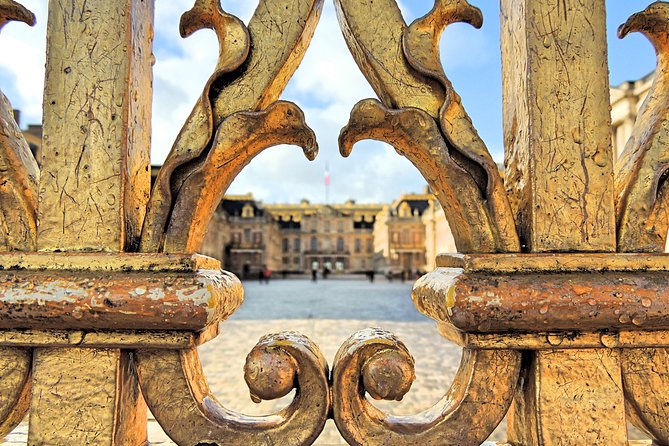 Versailles Palace & Marie-Antoinette's Estate Guided Tour - Key things to know before you go