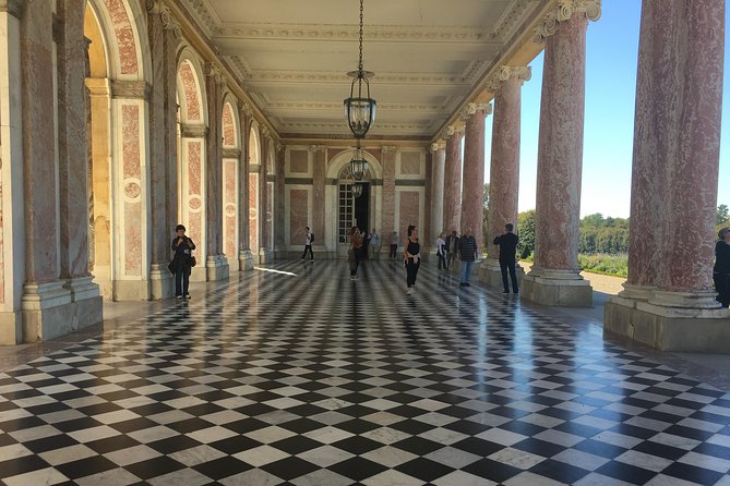 Versailles Palace & Marie-Antoinette's Estate Private Guided Tour with Lunch - Price and logistics: is $855.36 per person worth it?