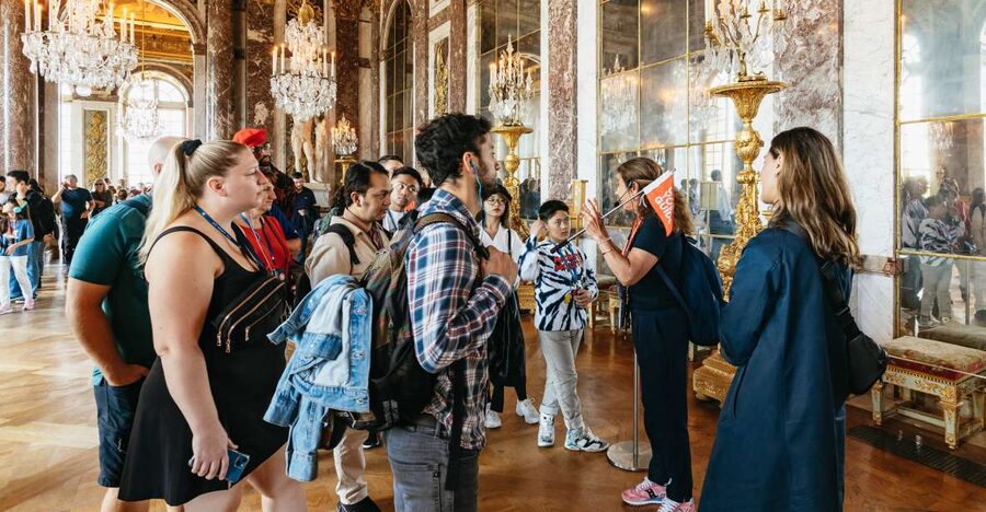 Versailles: Palace of Versailles Skip-the-Line Guided Tour - Monarchy stories you can track: Louis XVI to Marie Antoinette