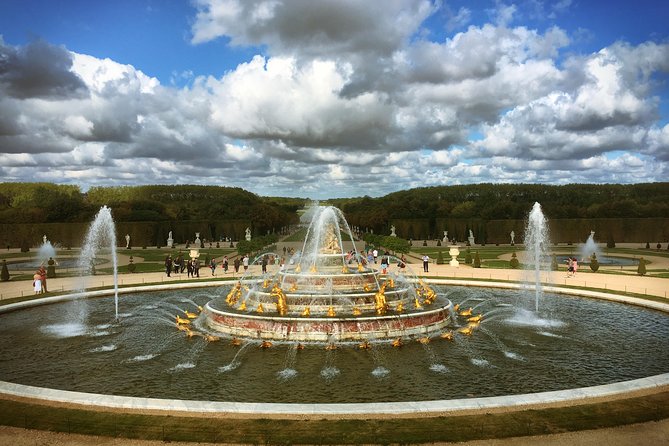 Versailles Palace Private Tailored Guided Tour With Hotel Pickup - Getting from Paris to the palace without wasting your energy