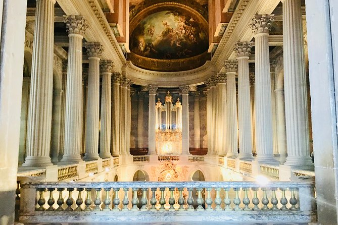 Versailles Palace Private Tailored Guided Tour With Hotel Pickup - The guide experience: small touches that can make or break your day