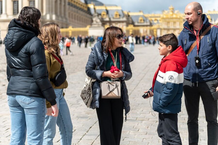 Versailles: Private Family Tour of Palace w/ Reserved Entry - Why this 2-hour reserved-entry tour works for families