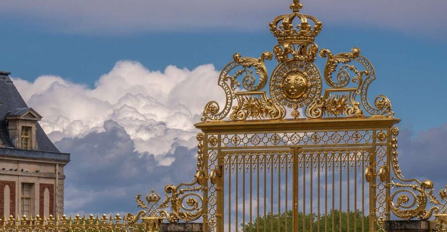 Versailles: Private Tour of the Palace with Reserved Entry - What the guide helps you see inside the Palace