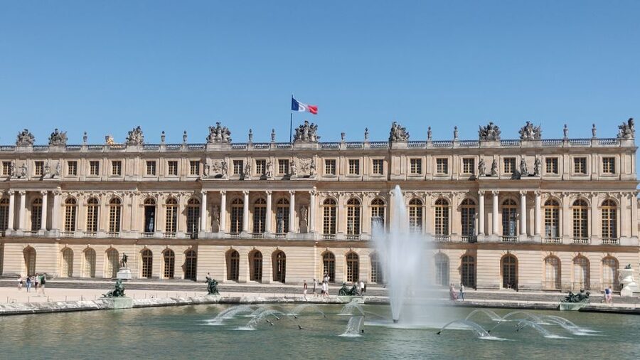 Versailles: Private Tour of the Palace with Reserved Entry - Should you book this tour?