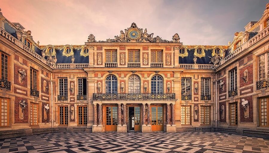 Versailles: Skip-the-Line Guided Tour of Palace with Gardens - Trianon Estate: Grand Trianon, Petit Trianon, and How People Get Around