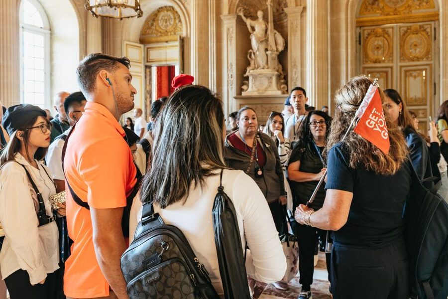 Versailles: Skip-the-Line Tour of Palace with Gardens Access - Inside the palace: How a 90-minute route works