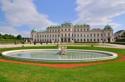 Vienna: Belvedere Palace Skip-the-Line Tour - Meeting Point: The Green Umbrella Trick