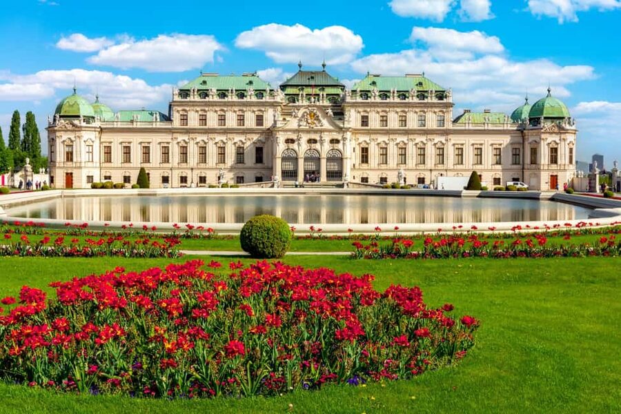Vienna Belvedere Palace Skip-the-line Tour & Official Guide - Upper Palace galleries: Klimt’s centerpiece and the art timeline