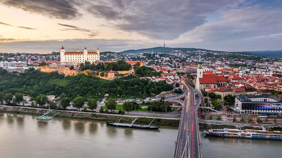 Vienna: Guided Bratislava & Devín Castle Tour via Hainburg - Key points I’d plan around