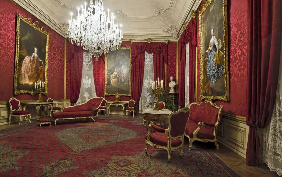 Vienna: Hofburg Palace and Sisi Museum Skip-the-Line Tour - Imperial Treasury (Kaiserliche Schatzkammer): the crown-jewel side of the Habsburgs