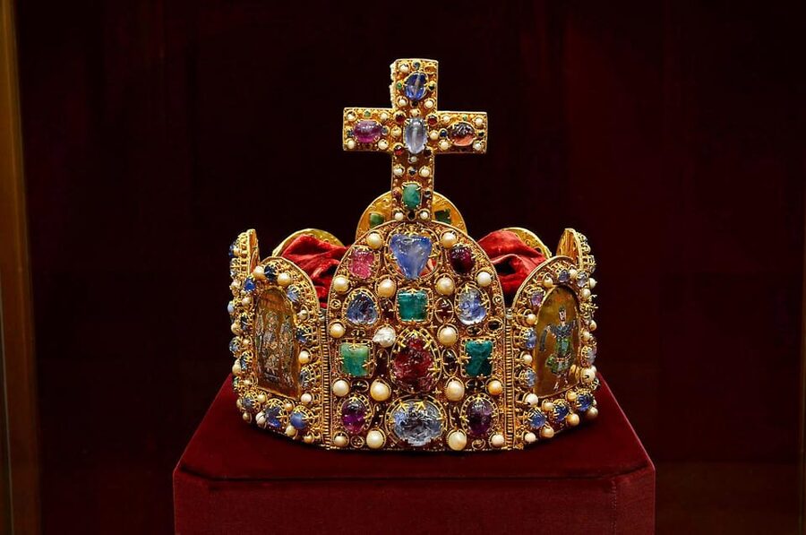 Vienna: Imperial Treasury & New Hofburg Palace Combo Ticket - Imperial Treasury Vienna: the Swiss Wing and the crown-jewel impact