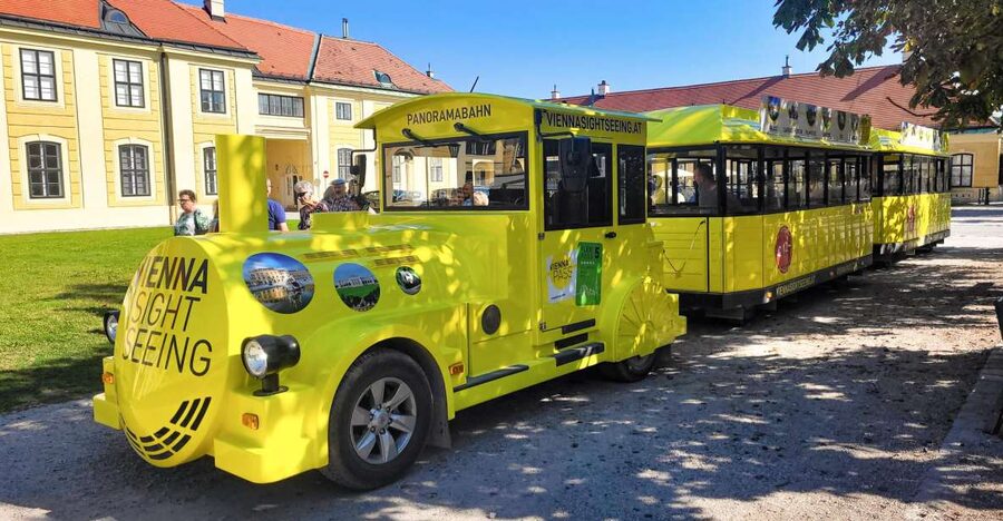 Vienna: Panorama Train Tickets to explore Schönbrunn Palace - Quick hits