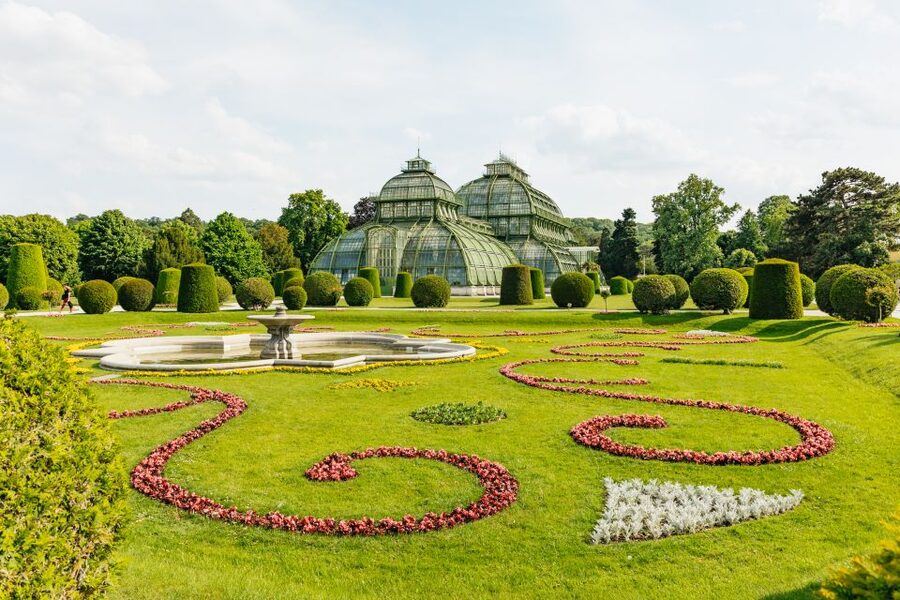 Vienna: Panorama Train Tickets to explore Schönbrunn Palace - Audio guide: how to make the information actually help