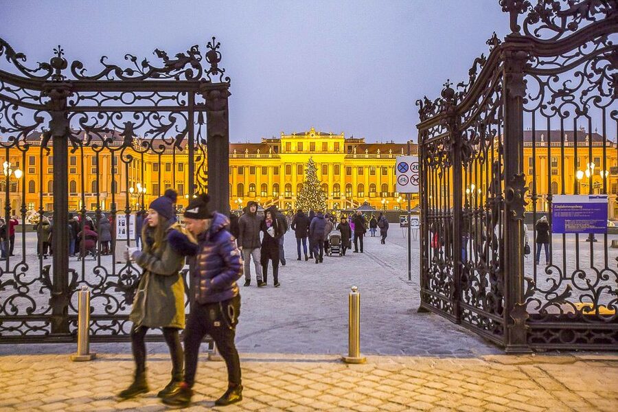 Vienna: Schönbrunn Palace & Gardens Skip-the-Line Tour - Habsburg life and Empress Sissi: why the stories matter